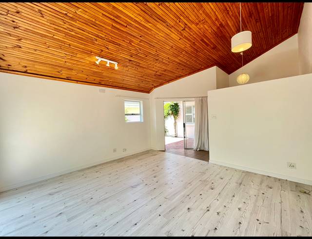 2 BEDROOM SEMI DETACHED RENTED IN LAKESIDE